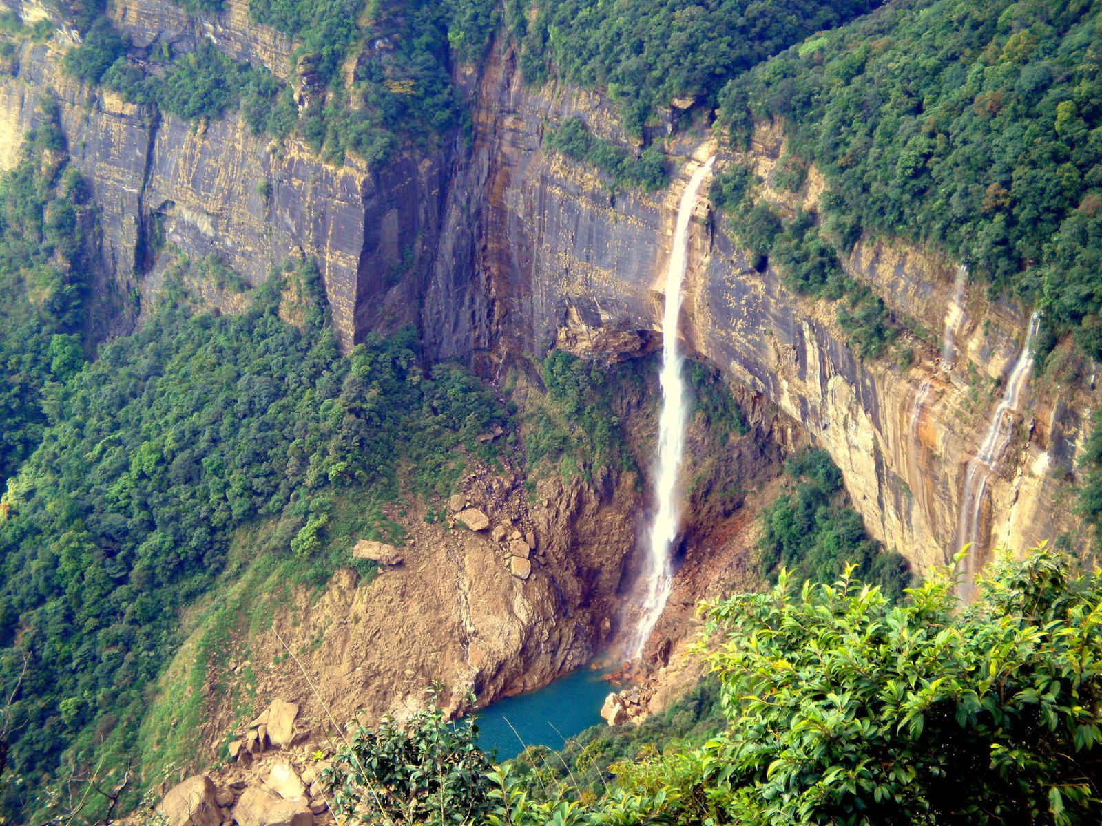 Nohkalikai_FallsCherrapunjee